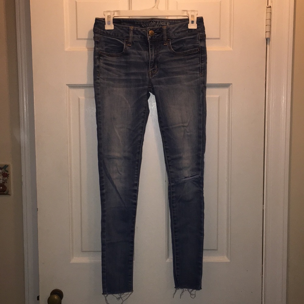 Cut off ripped denim jeans